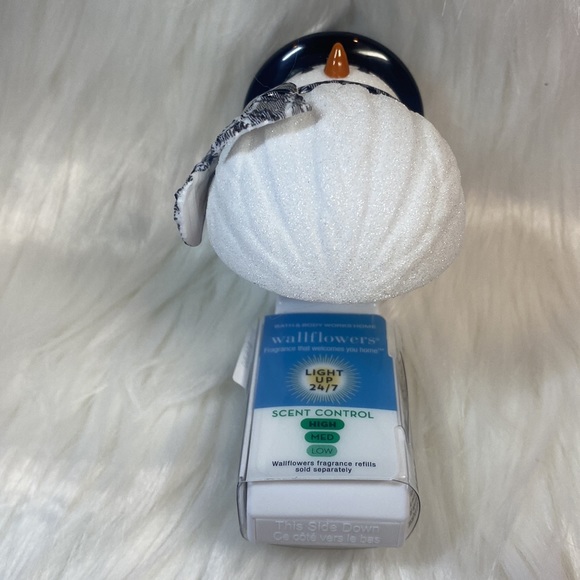 ⛄️”KNIT SNOWMAN” Wallflowers Light-Up 24/7 Scent Control Plug, BBW, NWT-Sealed - Picture 8 of 8
